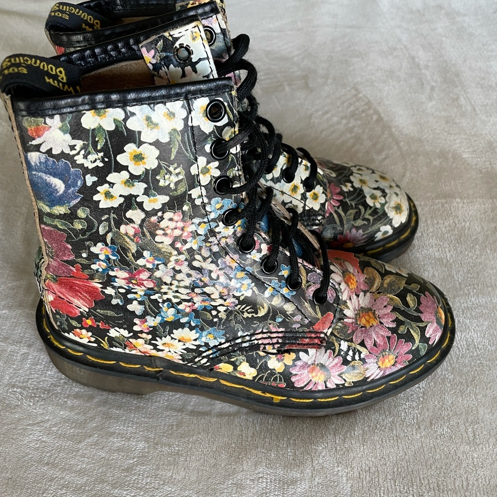 Sold-Floral Dr. Martens Vintage
